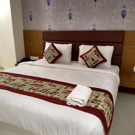 Hotel Airport D'Capitol New Delhi Exterior foto